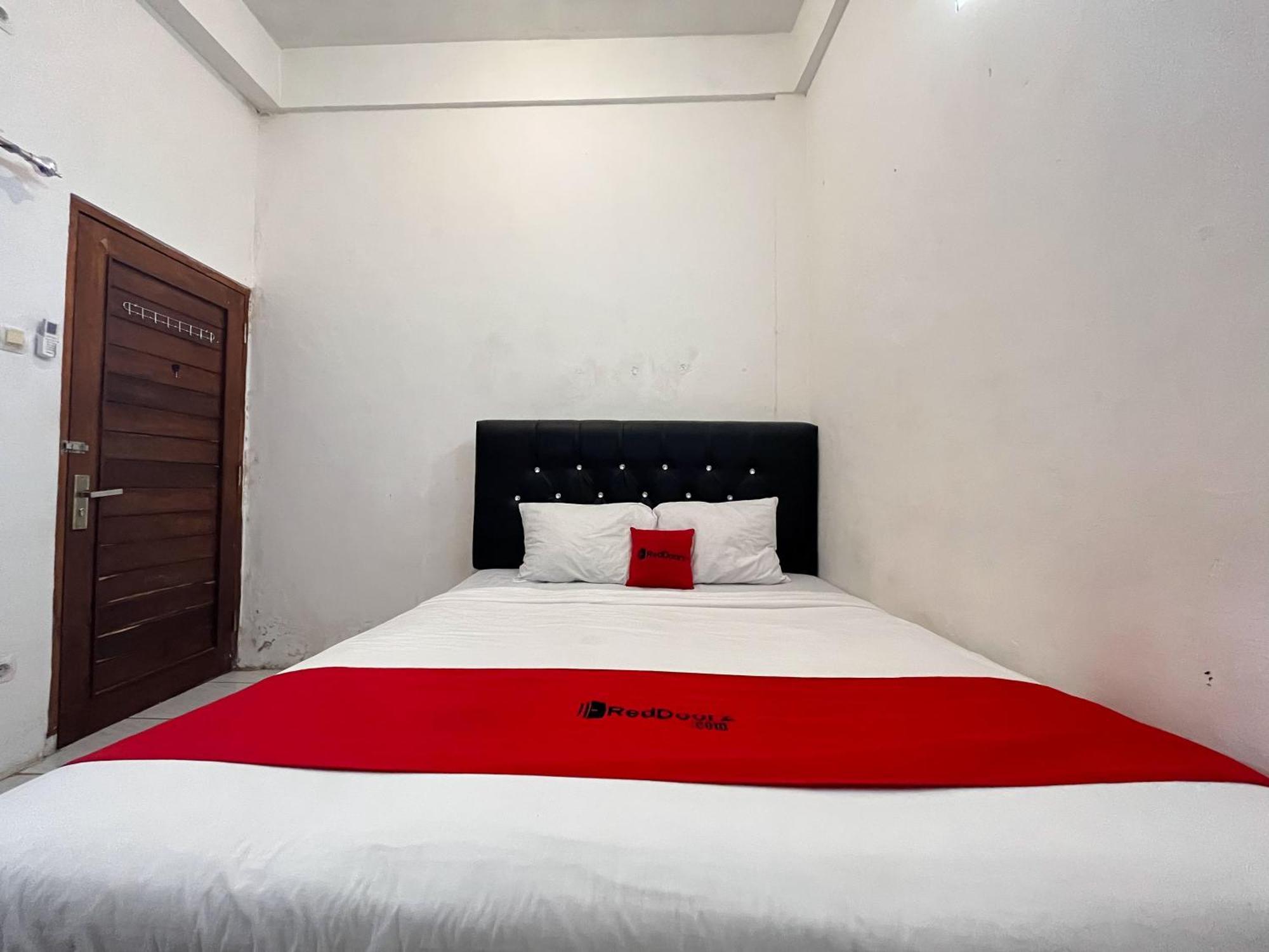 Reddoorz Syariah At Falisha Umy Ngabean Esterno foto